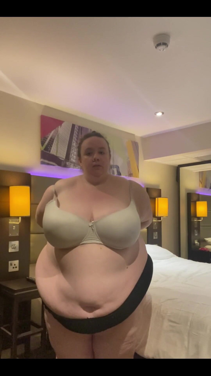 ivygoldpremium: Morena culona