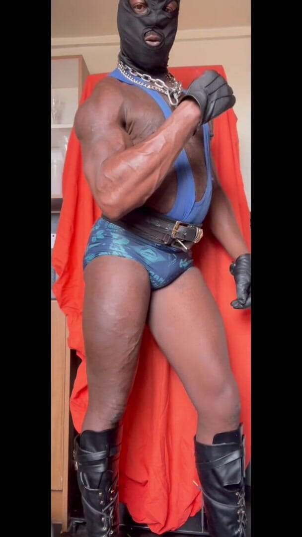 Masculine crossdresser: Svart pervers crossdresser solo sexuell träning och partytH