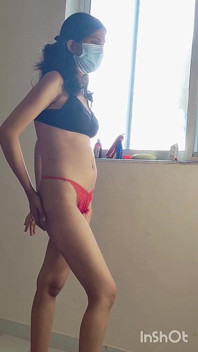 Bhabhi seksi Shivani melakukan melancap secara langsung dan suami.