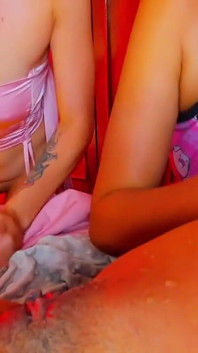 Vagina basah disedut keras dan cepat