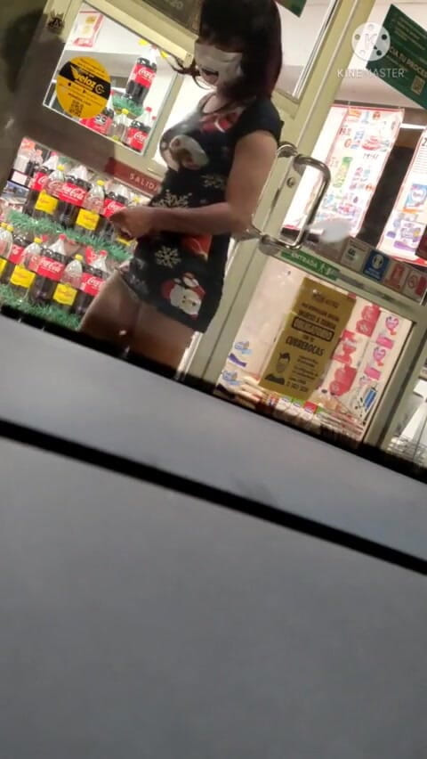 Traviezisha: POV: Alpha male bittet mich, ihm ein getränk zu kaufen,...