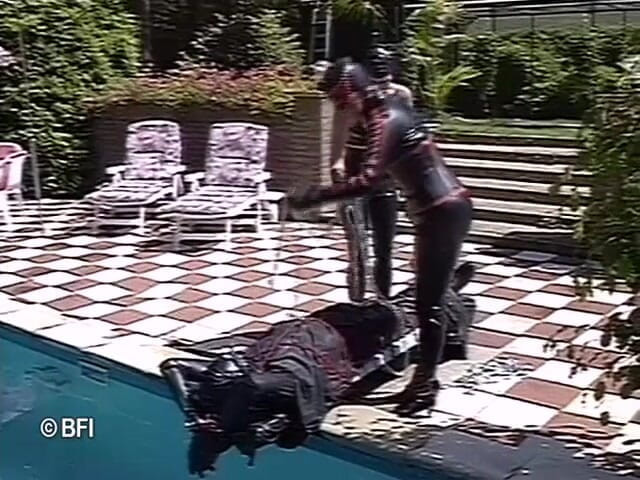 Slave Seks: BDSM actions in vintage sessions