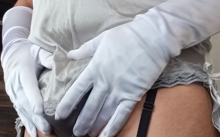 My panties: Sissy komt klaar in mijn sexy lingerie