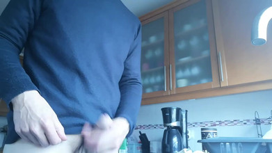 Rafael Torreano: किचन सिंक में वीर्य शॉट के साथ लंड हिलाने की जल्दी