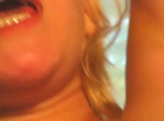 Face Bangers: 彼女の新しいボーイフレンドのブロンド乗馬コック