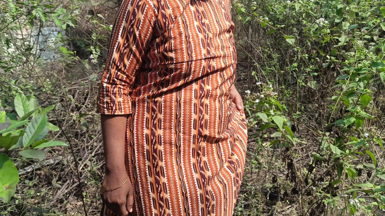 Pushpa studio: Pasangan kampus menikmati ngentot di luar ruangan