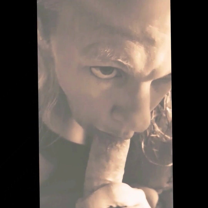 Bombstick and Trouble: Děvka macecha se plíží, aby sála mého tlustého ptáka