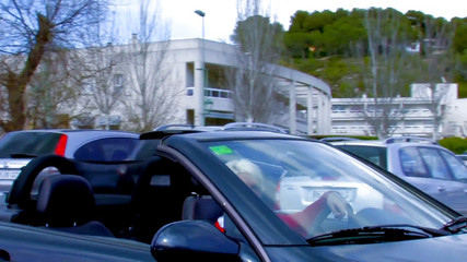 Horny Two really wet MILFs: Sexy blondýnka to vezme do zadku na pláži