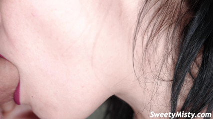 Sweety Misty: Awek memberikan blowjob selamba dan dapat pancutan mani dalam mulut -...