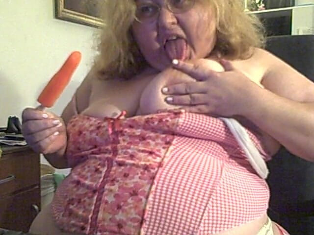 BBW nurse Vicki adventures with friends: This was a cam show I filmed where I am...
