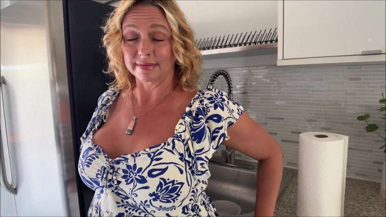 Alex Adams: La madrastra caliente te hace conseguir un trabajo - Brianna Beach -...