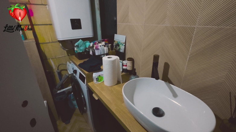 LittleMaisha: Navštěvuji Sestřenici, Čichám Jí K Vlasům a Její Nohy Mi Dělají...