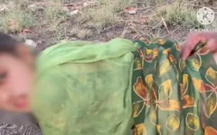 Villaggio Bhabhi scopata da Daver all'aperto nella giungla