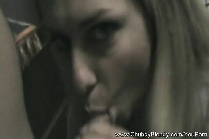 Chubby Blondy: Chubby blonde MILF slut suck that cock realy hard