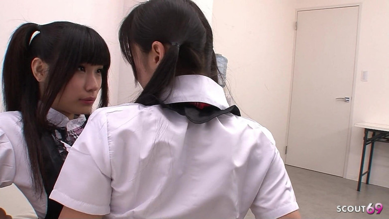 Asian porn collection: レズビアンアジアの大学の十代の若者たちは自慰行為をキャッチし、オーガズムまで撮影しました