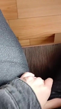 オフィスでの危険なレズビアンオナニー