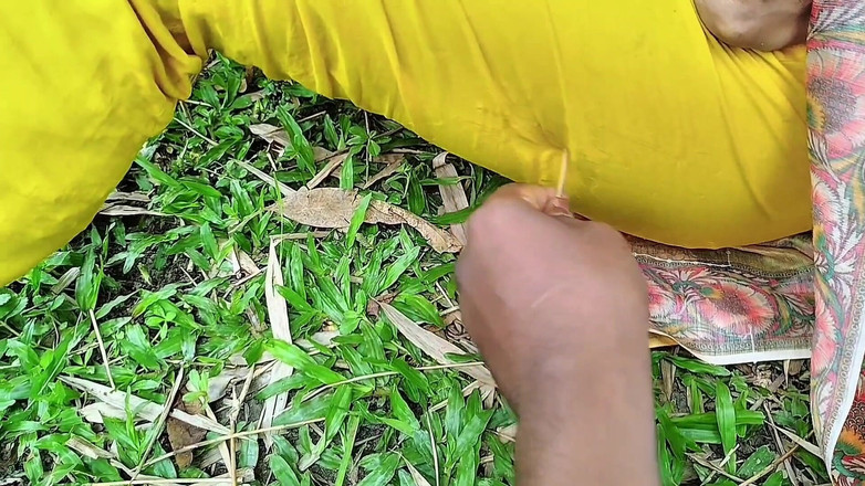 NixLeno: Индийский секс на улице, деревенская девушка жестко трахается с бойфрендом XXX видео