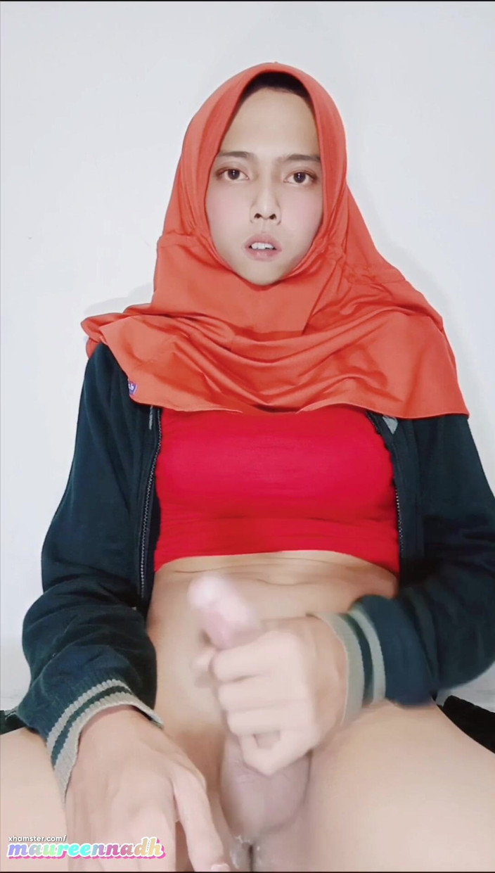 MaureenNadh: 히잡을 쓴 아시아 트랩 Sissy Shemale