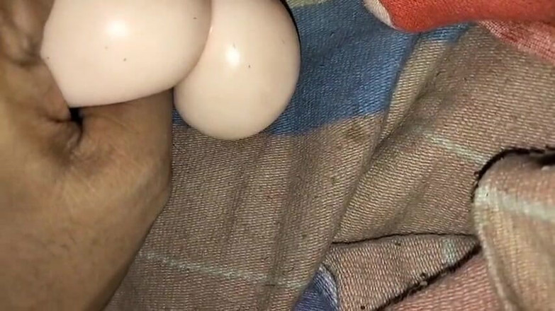 Desi Tits: インドの若い少年がセックスグッズとセックス パート1