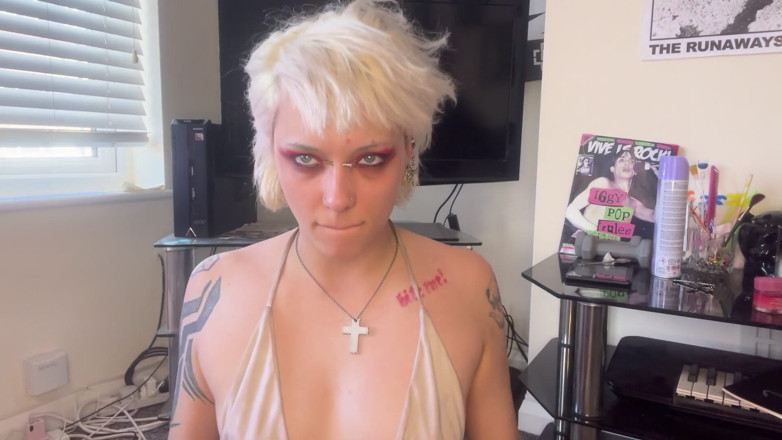 Glitterqueen1999: Airfrying і їдять твій крихітний член
