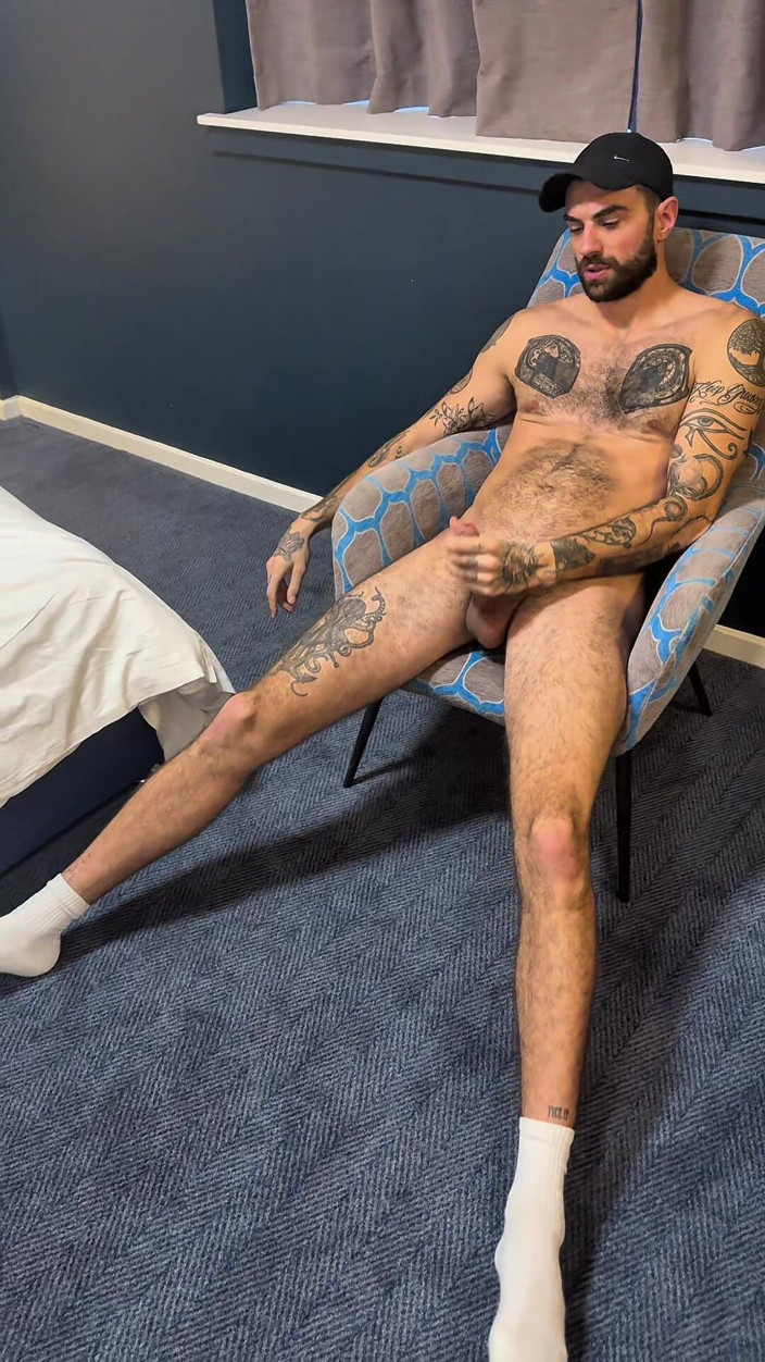 Tyler Blake: 大きくて筋肉質な豚タイラー・ブレイクが、超高身のイーライ・ソーンに穴を破壊される 二人ともめちゃくちゃ高くて生々しい