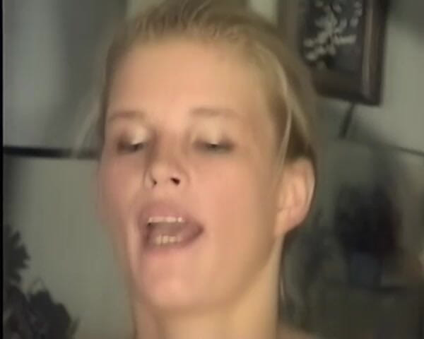 GERMAN PORN CLASSICS: Drie keer klaarkomen voor Uschi