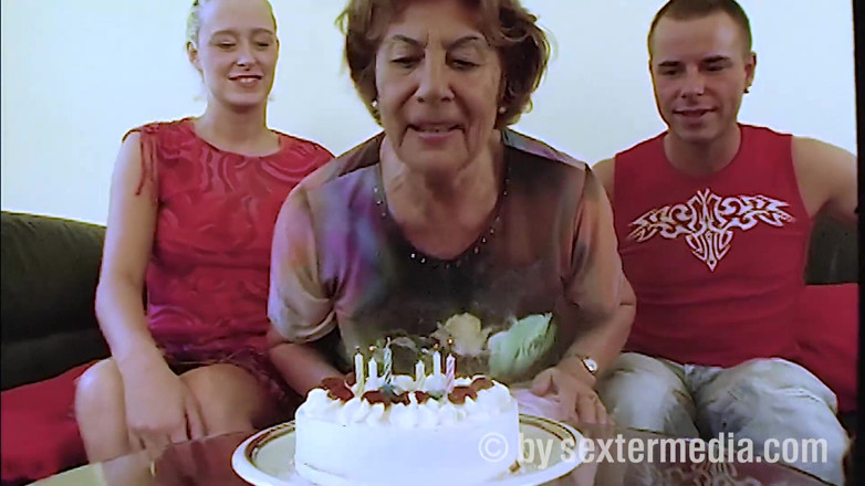 Sextermedia by Pete: Scopata di compleanno da nonna Vera