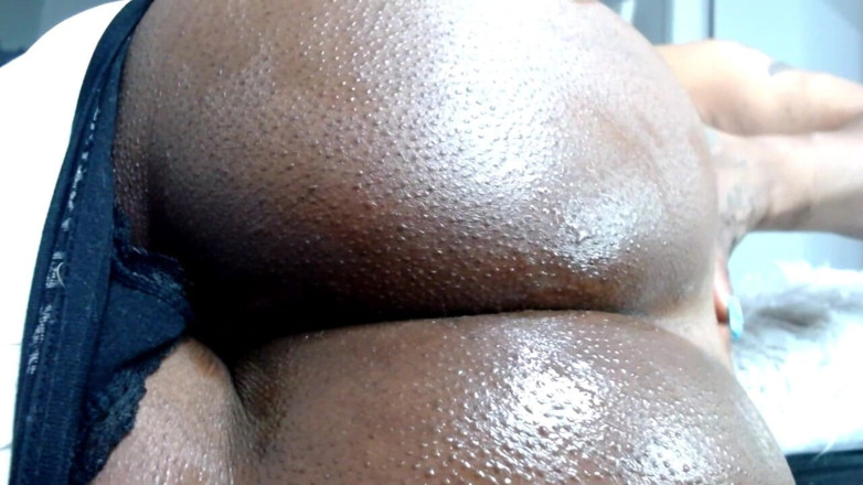 Maeling: Tiny Oily Ass Winking and Deep Ass Shoving 