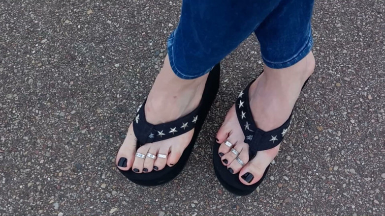 Heelex: I Cum on a Walk in Broad Daylight, Not Using...