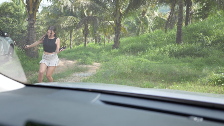 Kriss Kiss: Deep Blowjob in the Car While No One Is Watching!...
