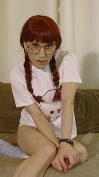 자지를 원하는 Tranny Brat! 보지에 좋은 작은 자지! Joi Sph 독일인