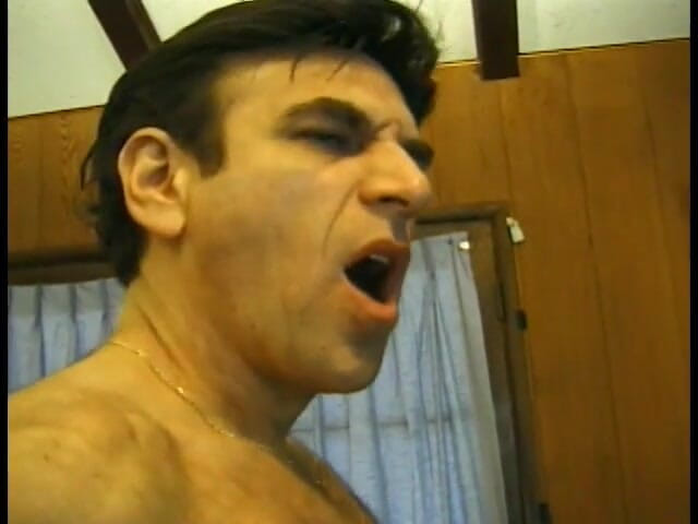 Old Good Porn: Linda morena madura le encanta chupar la polla gigante antes...