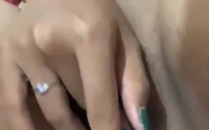 Jilbab69: शॉवर लेने से पहले, अपनी तब तक डालें जब तक कि वह गीली न हो