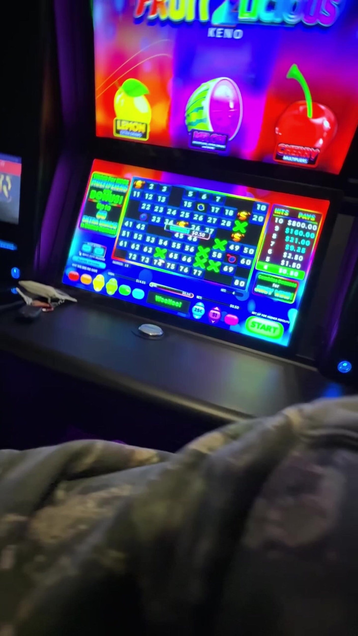 Mya Lane: Подорож здичавіла, засвіт і трахання всюди!