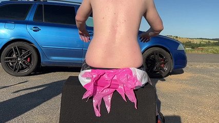 BeachBallsDuo: İç çamaşırının dışında plaj topu özel! 105 ve 95 kg'ımız ile 11 plaj topunu ezdik!