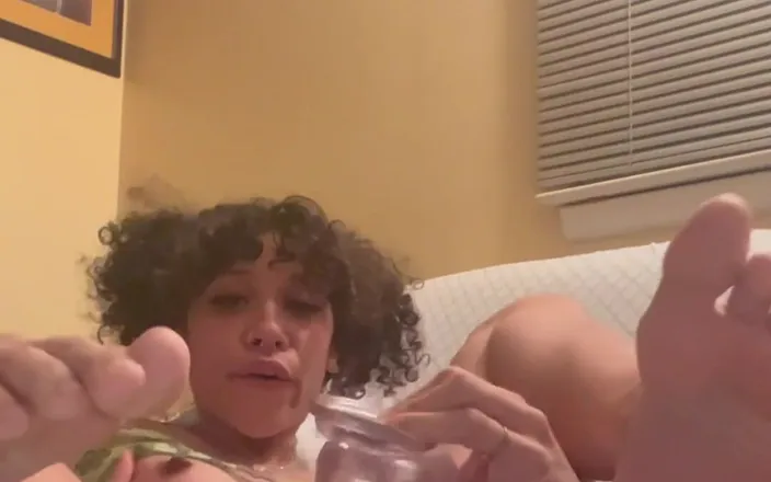 theunholychi: Squirting All Over My Sheets