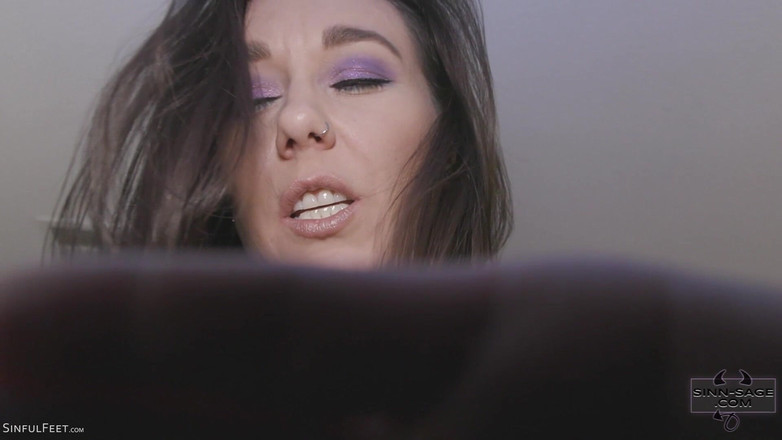 Sinn Sage: Tajemství nevlastní sestry