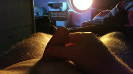 Paddy studio: Jouer avec une petite bite le soir...