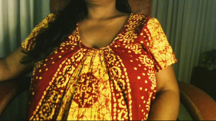 HotGirl21: Daha az sutyenle koltuk altını yalıyor.