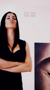 Jasmine Jae i Tamara Grace używają swojej żywej zabawki Ronald