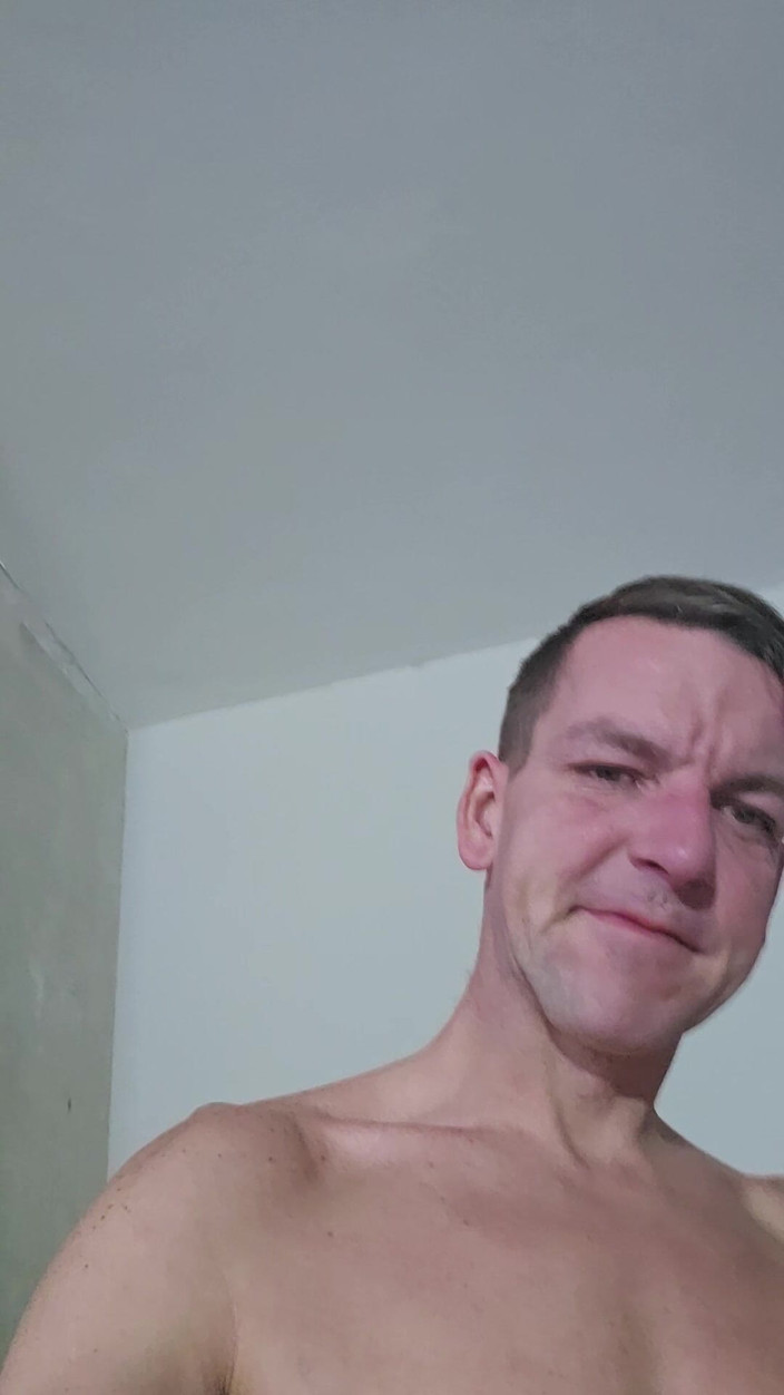 Chris_snoopy_91: モンスターディルドで尻ファック!