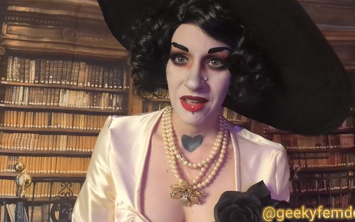 Geeky Femdom: Lady Dimitrescu dapat snek