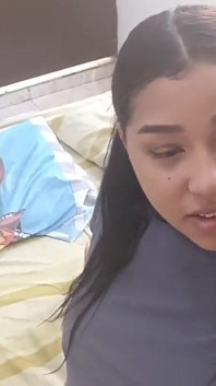 Nalgona braucht einen schwanz in ihrem engen arsch