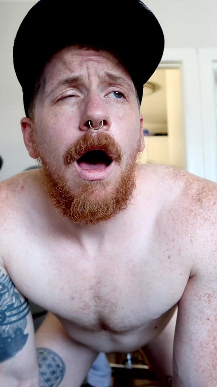 Stevie Trixx: FTM Stevie Trixx se fait baiser par une machine à baiser