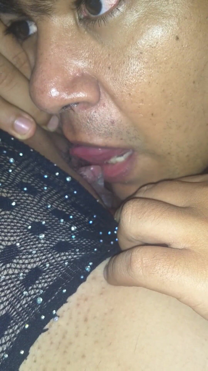 Lady_devil28: 玩弄我继母的阴蒂并吮吸她美味的阴户