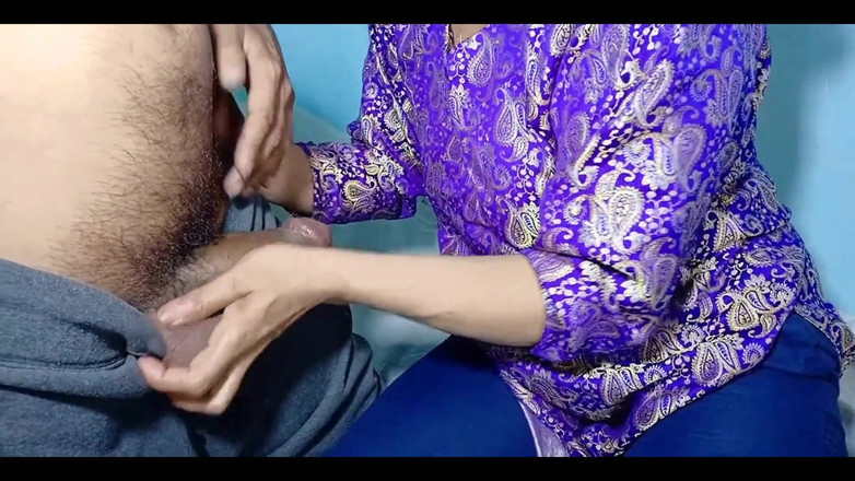 Netu: Hintli erkek arkadaşıyla kovboy kız tarzında anal Müslüman kız arkadaşını...