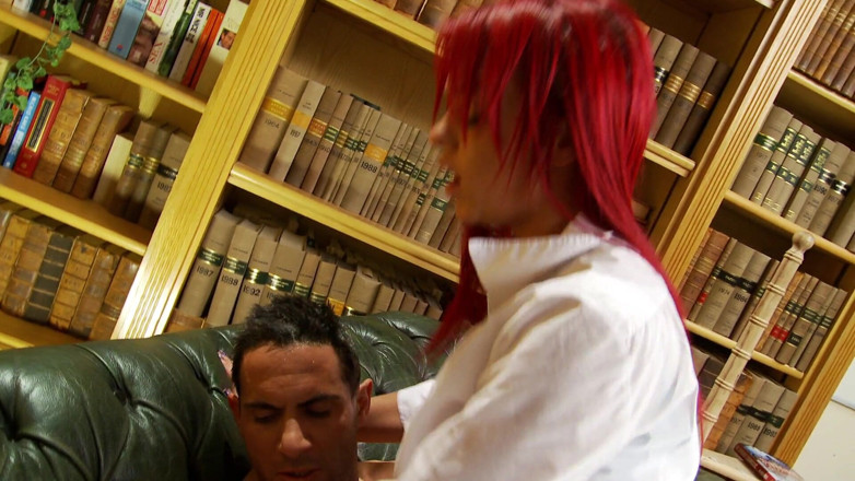 Redhead Beauties: La bella bibliotecaria accetta tasse tardive nella valuta del cazzo
