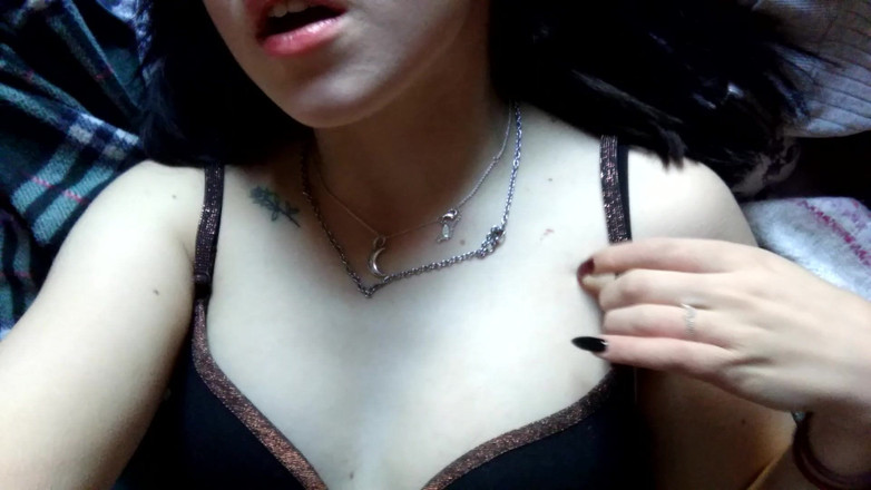 Barbie_princesslike: Щоденний домашній стриптиз з мастурбацією крупним планом