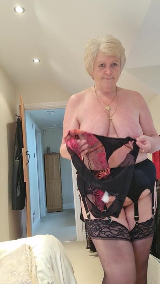 Uk Joolz: Cum! Sniff my panties...JOI & CEI