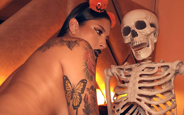 Max Cartel: Voodoo ragazza si fa scopare il suo culo grosso